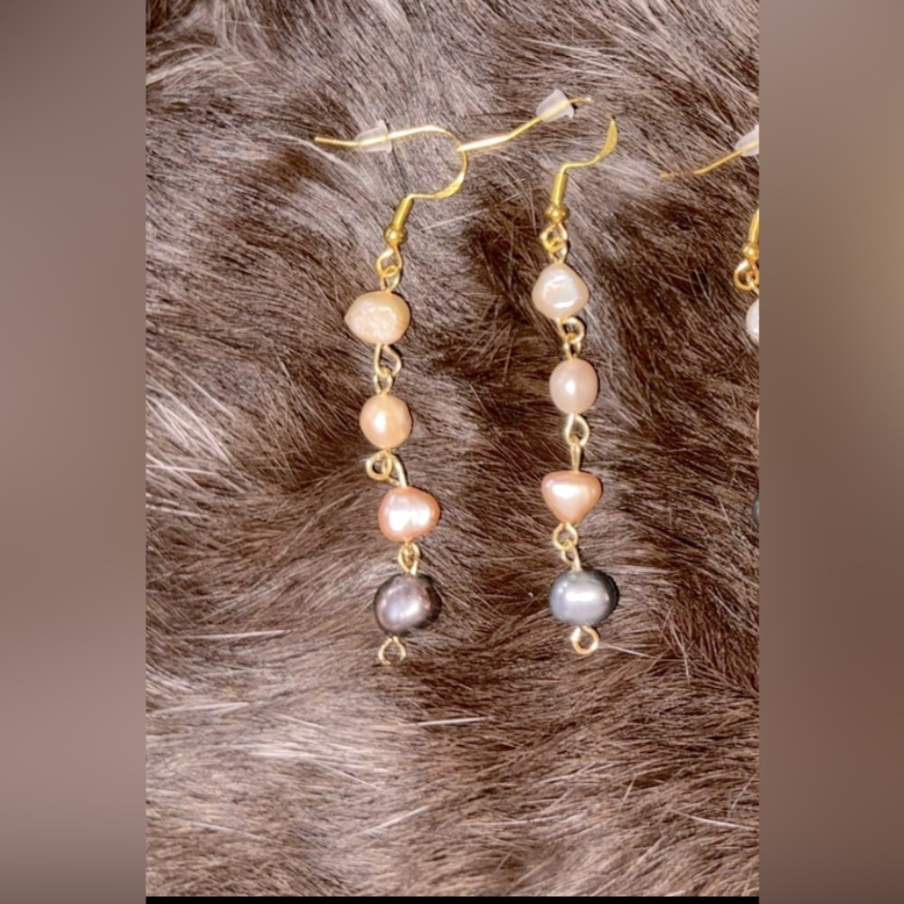 Elegant Gold and Pearl Drop Earrings